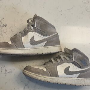 Nike Air Jordan Light Smoke Grey Boys Size 6Y / 24cm)